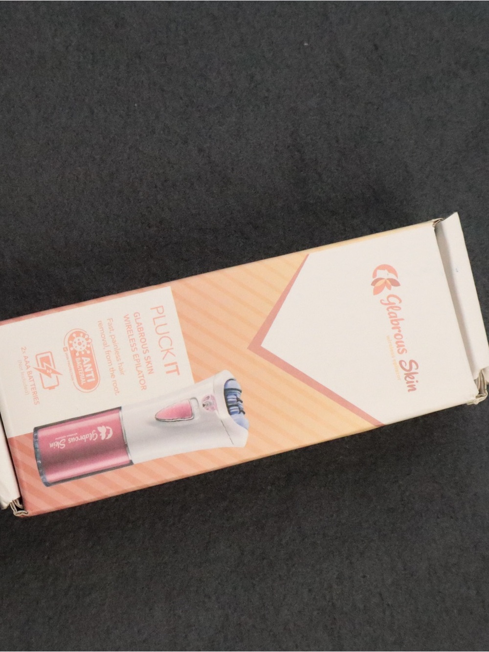 Glamorous Pluck It Facial Hair Remover - Pink & White